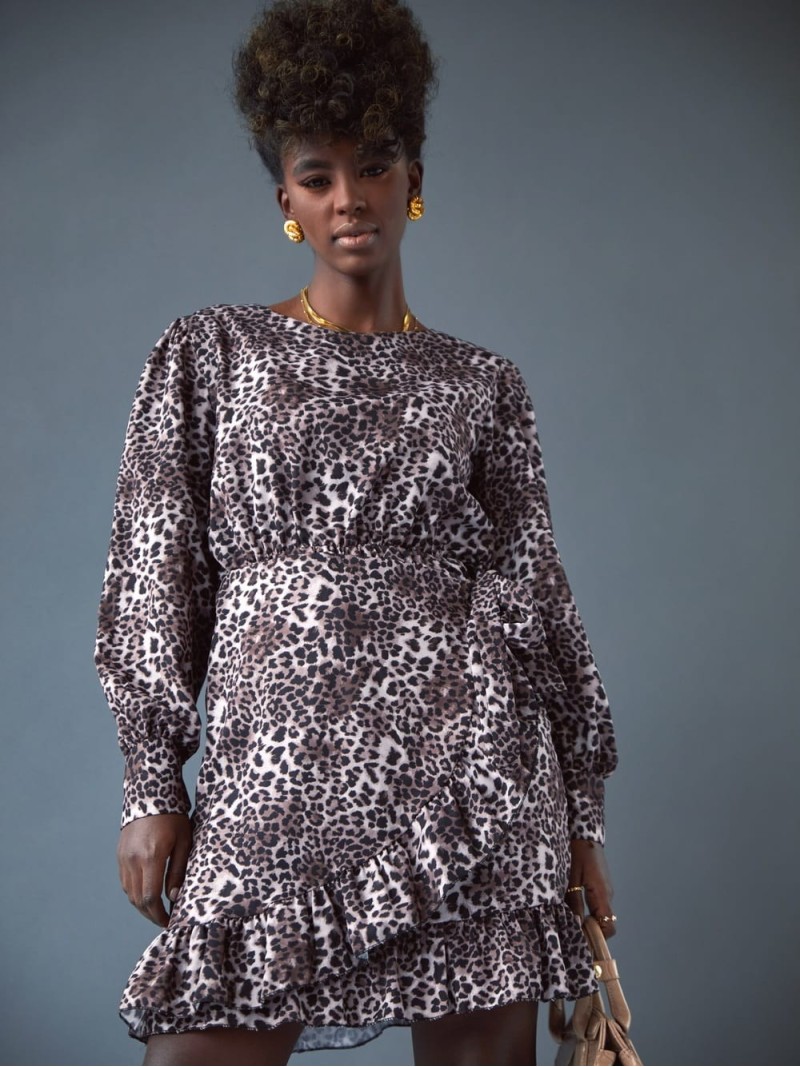 Casual dress with ruffles in a leopard print SF985 - Online store - Boutique